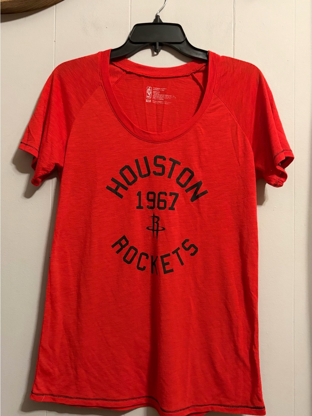 NBA Houston Rockets Women's Red Scoop Neck Tee